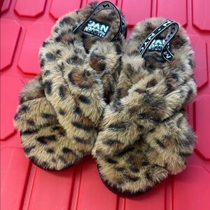 NWOT Steve MADDEN NYC Leopard Print Faux Fur Slippers ~ 7